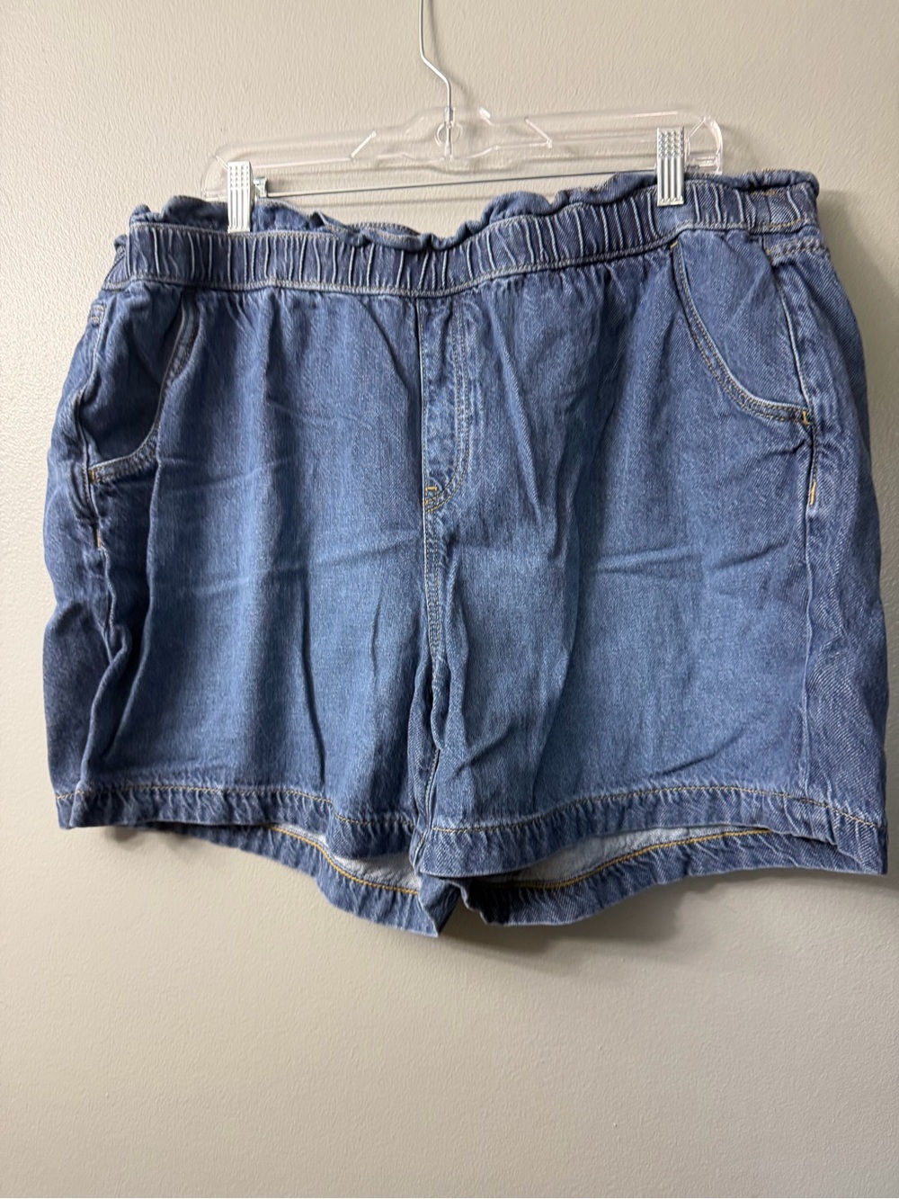 Lane Bryant pull on Jean midi shorts 18